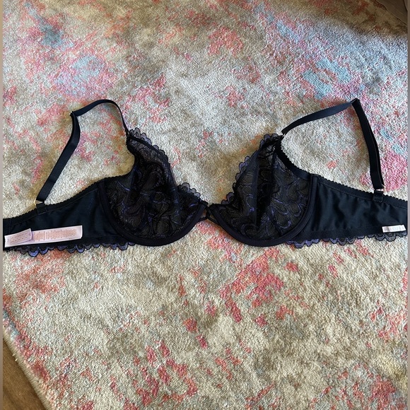 • Savage X Fenty Unlined Lace Bra • - Picture 2 of 6